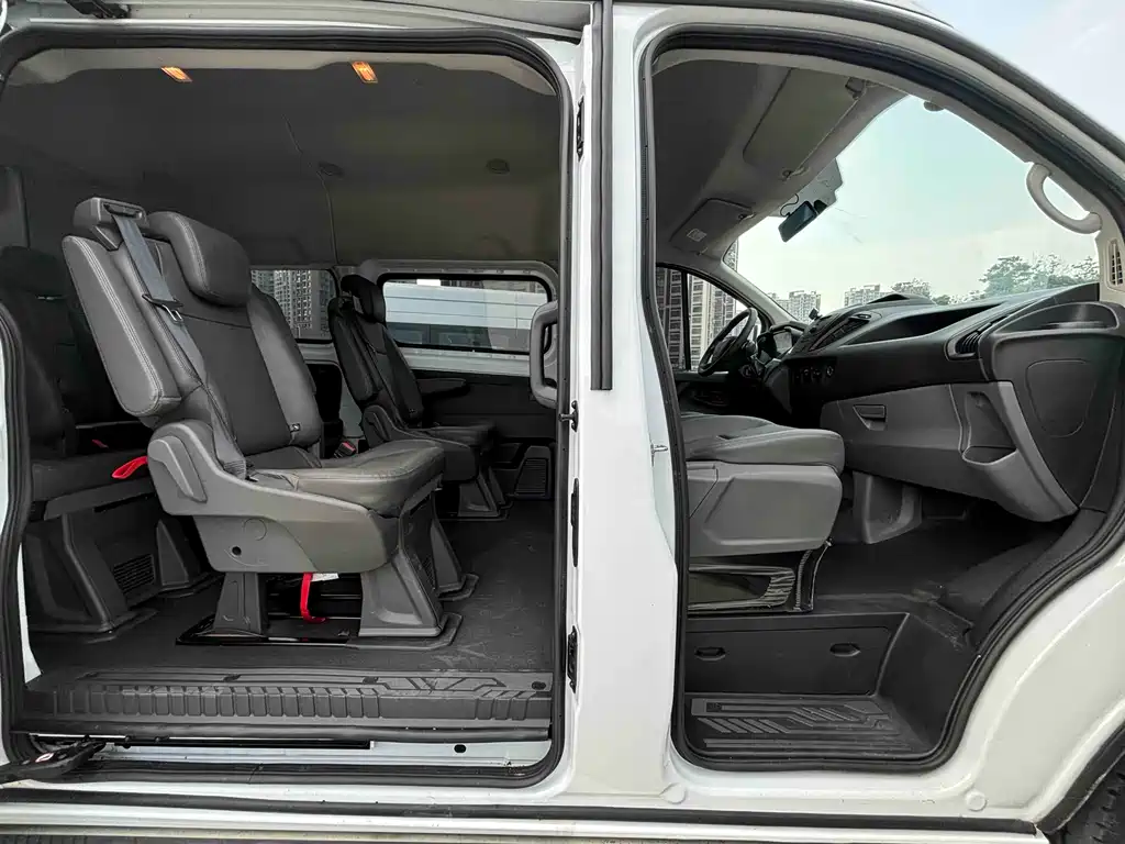 Ford Transit 2022 — фото 9