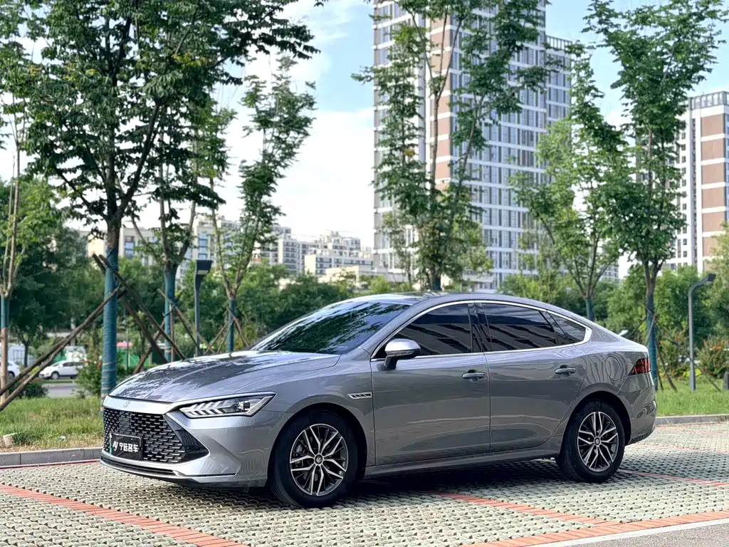 BYD Qin PLUS 2022 — фото 1