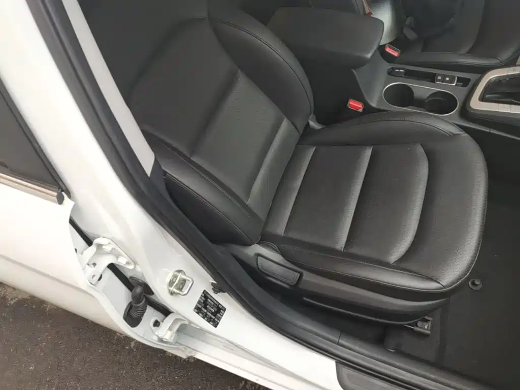 Hyundai Elantra 2019 — фото 25