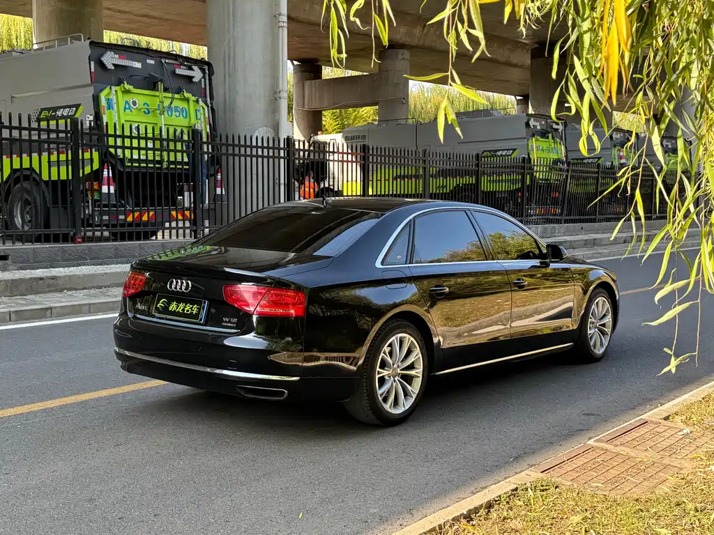Audi A8 2015 — фото 15