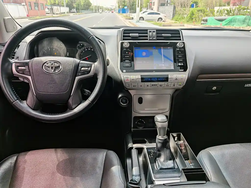 Toyota Prado 2018 — фото 5
