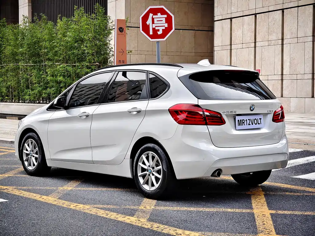 BMW 2 Series Active Tourer 2016 — фото 5