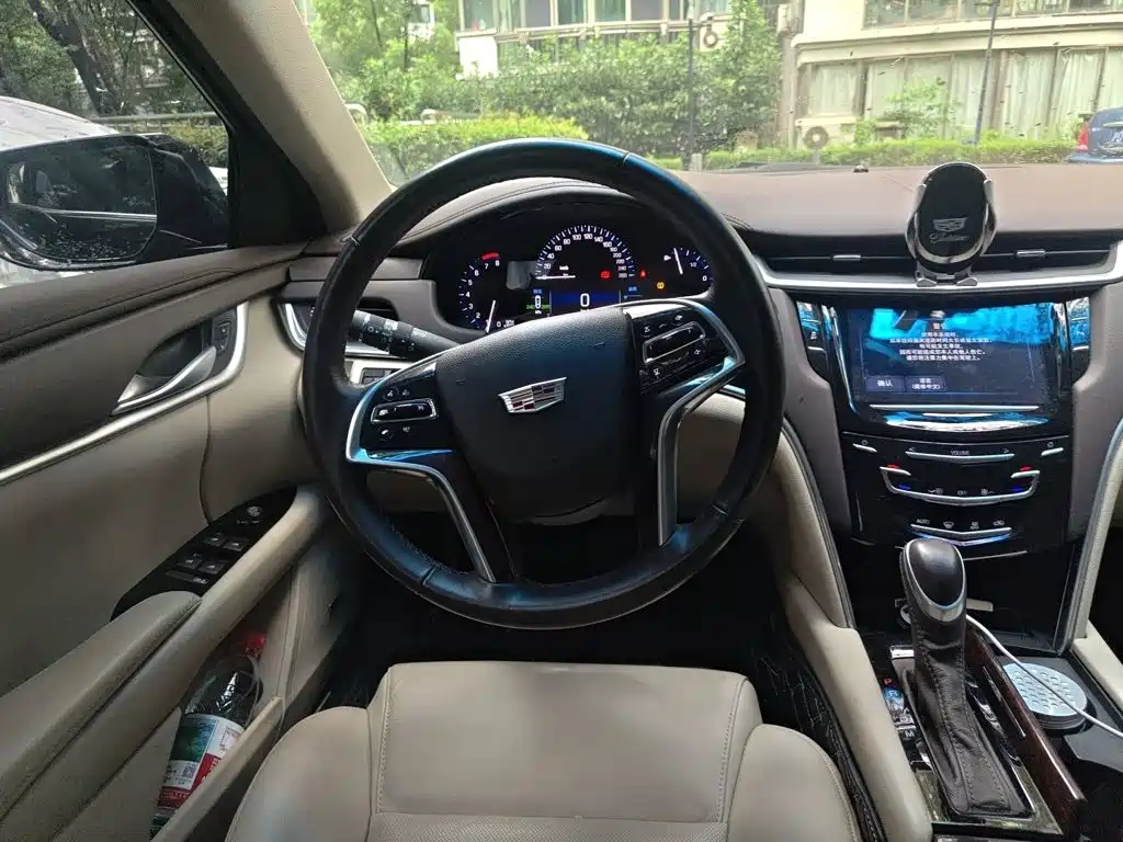 Cadillac XTS 2016 — фото 3