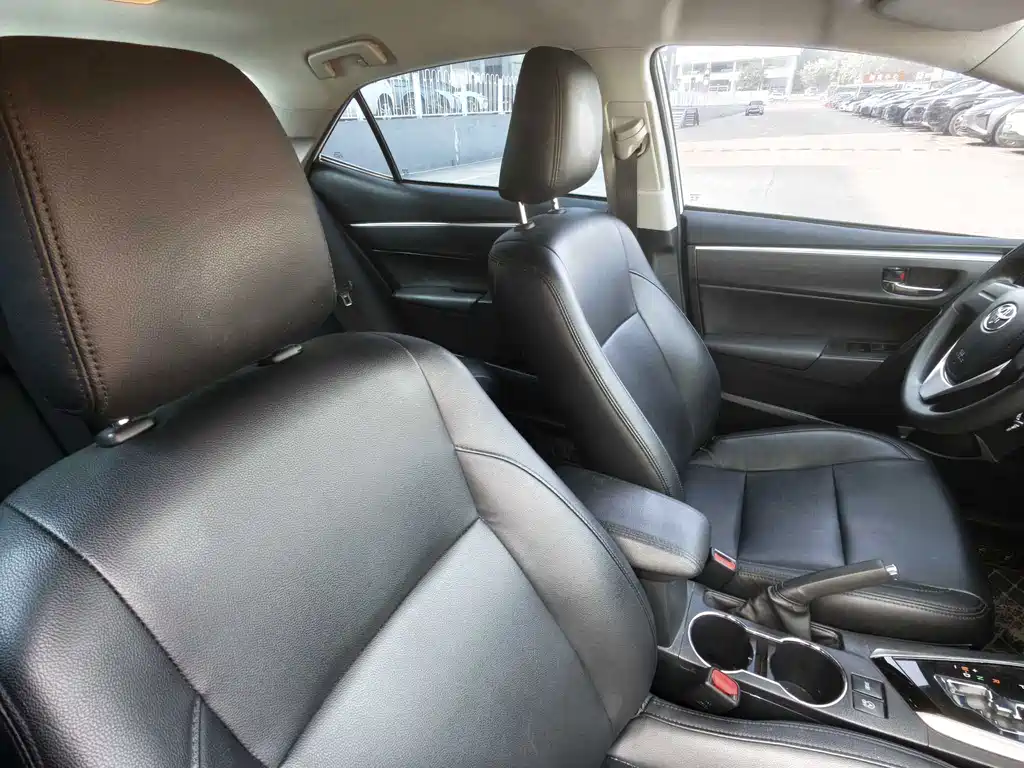 Toyota Corolla 2018 — фото 14