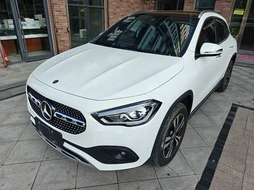 Mercedes-Benz GLA 2023 — фото 1