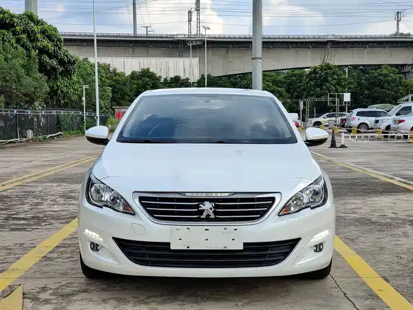 Peugeot 408 2015