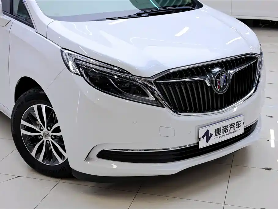 Buick GL8 2018 — фото 11