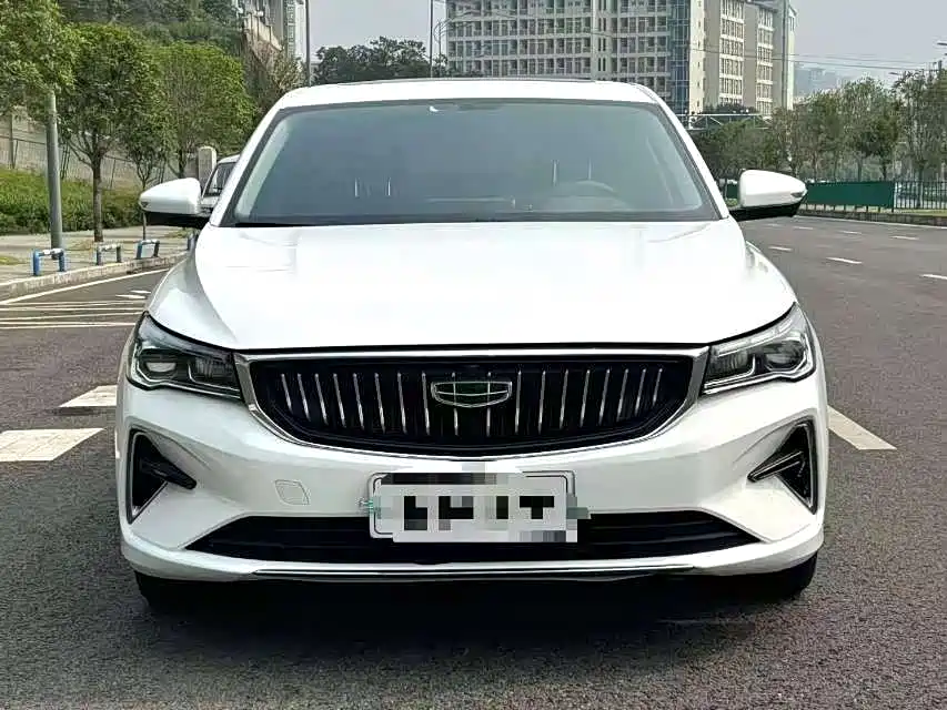 Geely Emgrand 2023