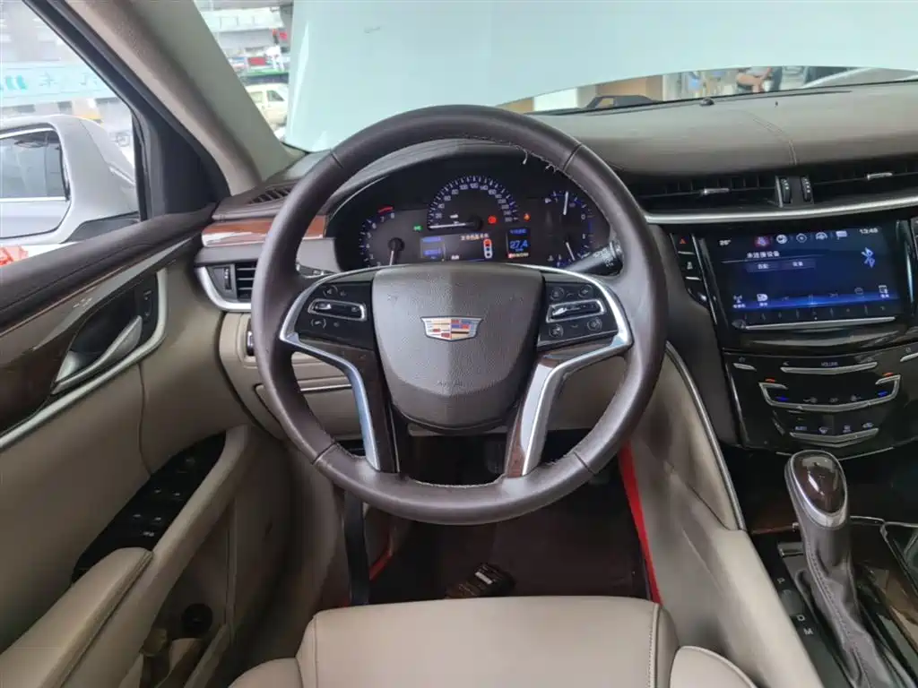 Cadillac XTS 2016 — фото 11