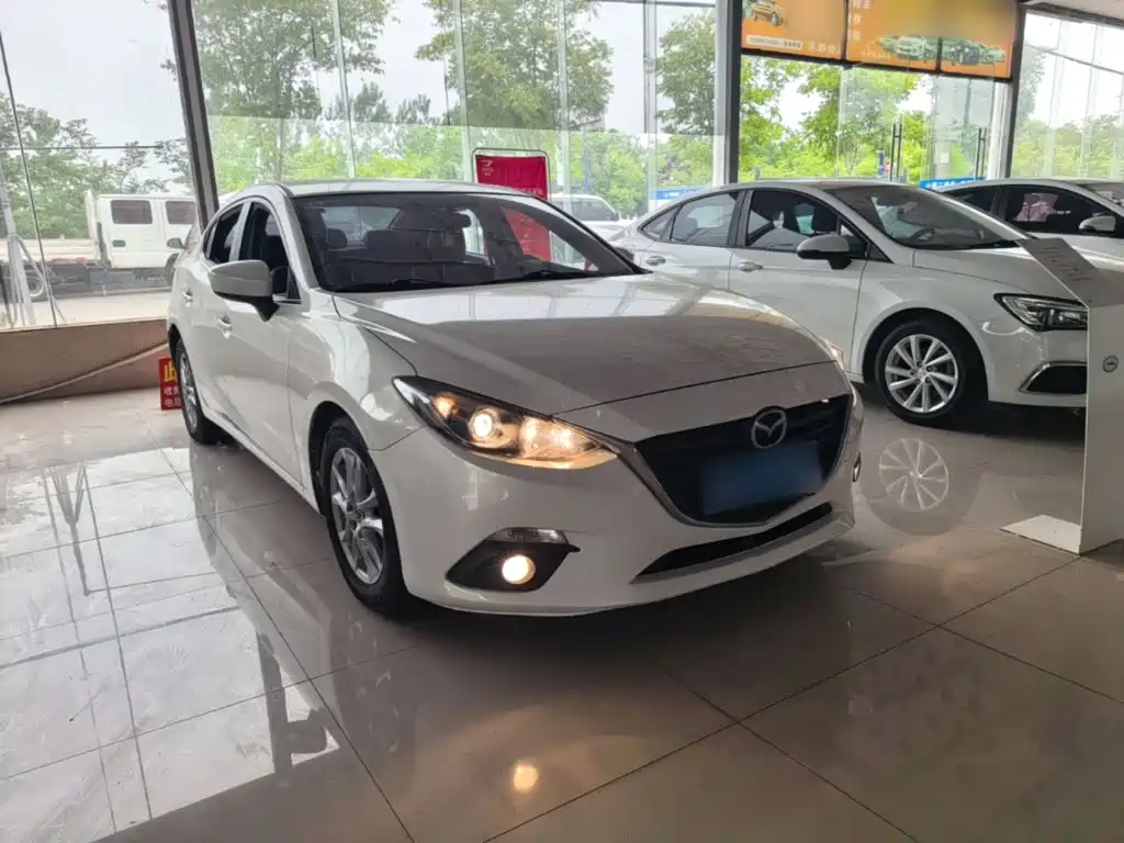 Mazda 3 Axela 2016 — фото 22