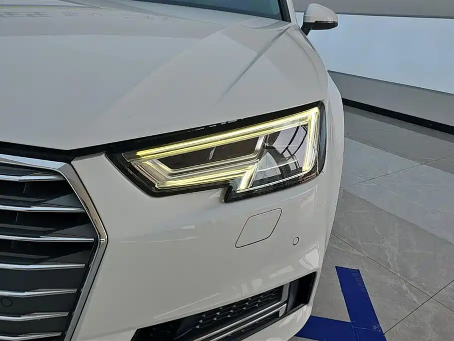 Audi A4L 2018 — фото 5