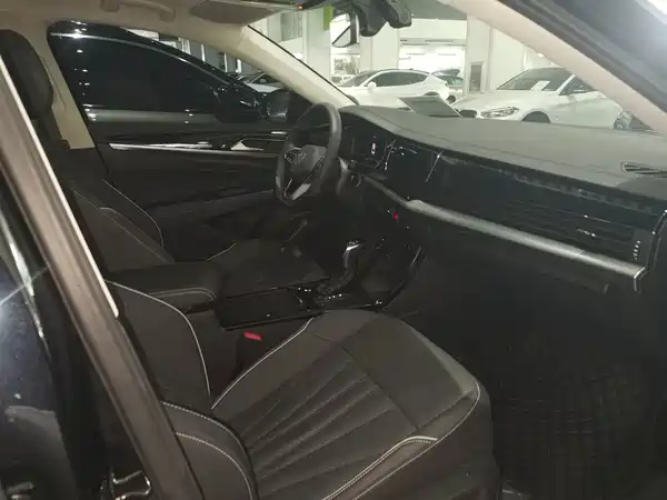 Volkswagen Passat 2024
