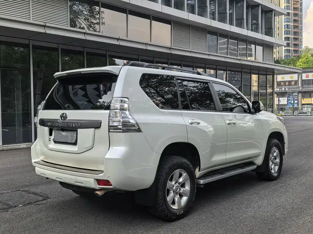 Toyota Prado 2017 — фото 4