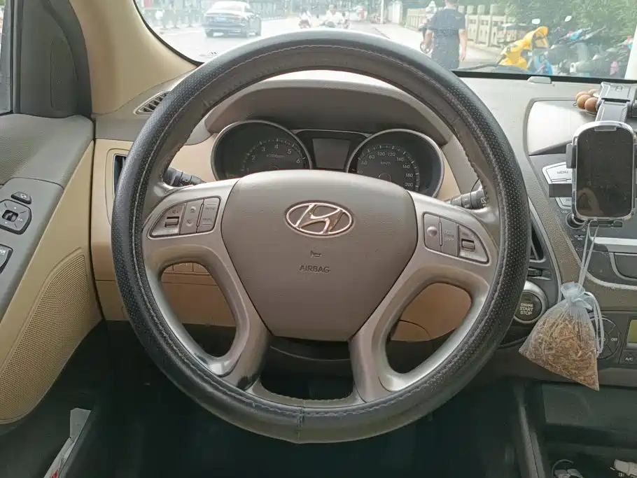 Hyundai ix35 2014 — фото 15