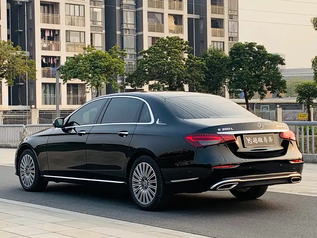 Mercedes-Benz E-Class 2021 — фото 3