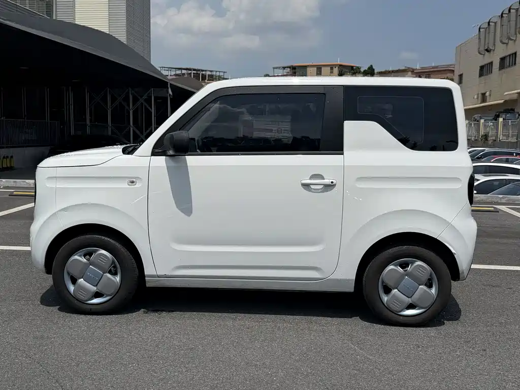 Geely Galaxy Panda 2023