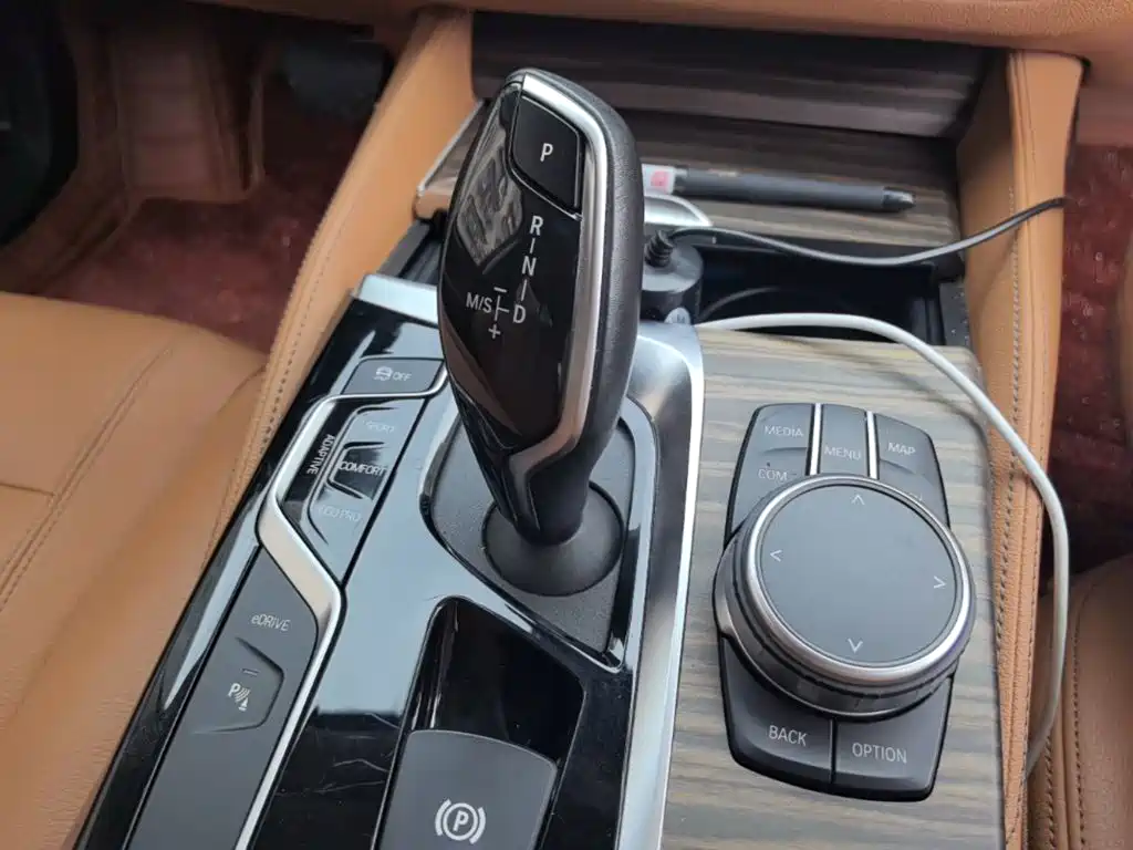 BMW 5 Series New Energy 2020 — фото 14