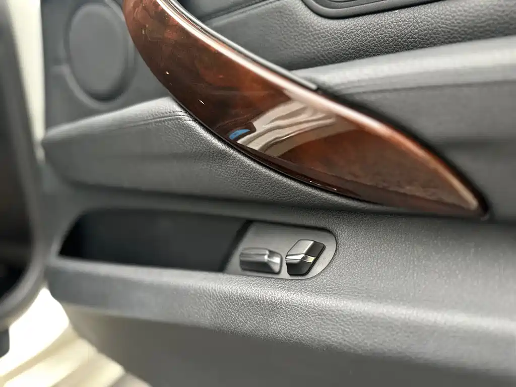 BMW 3 Series 2015 — фото 16