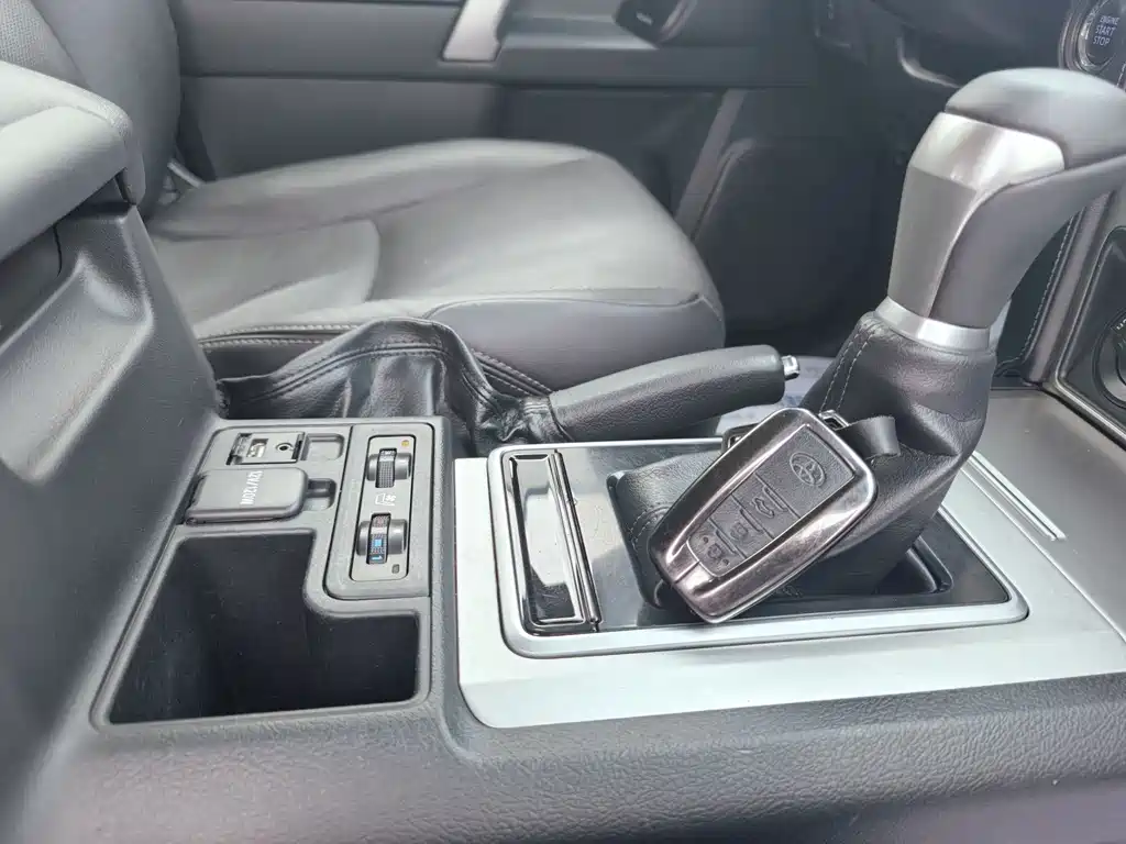 Toyota Prado 2019 — фото 13