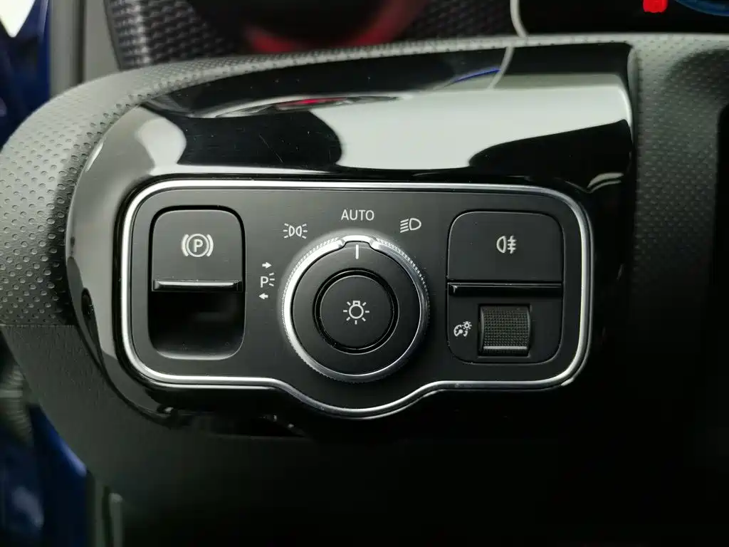 Mercedes-Benz A-Class 2020 — фото 21