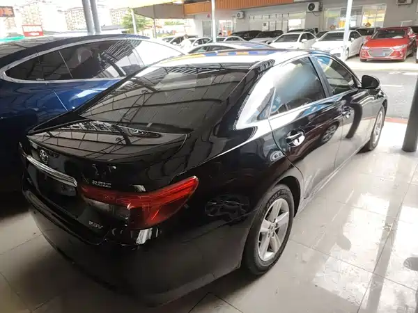 Toyota Reiz 2015