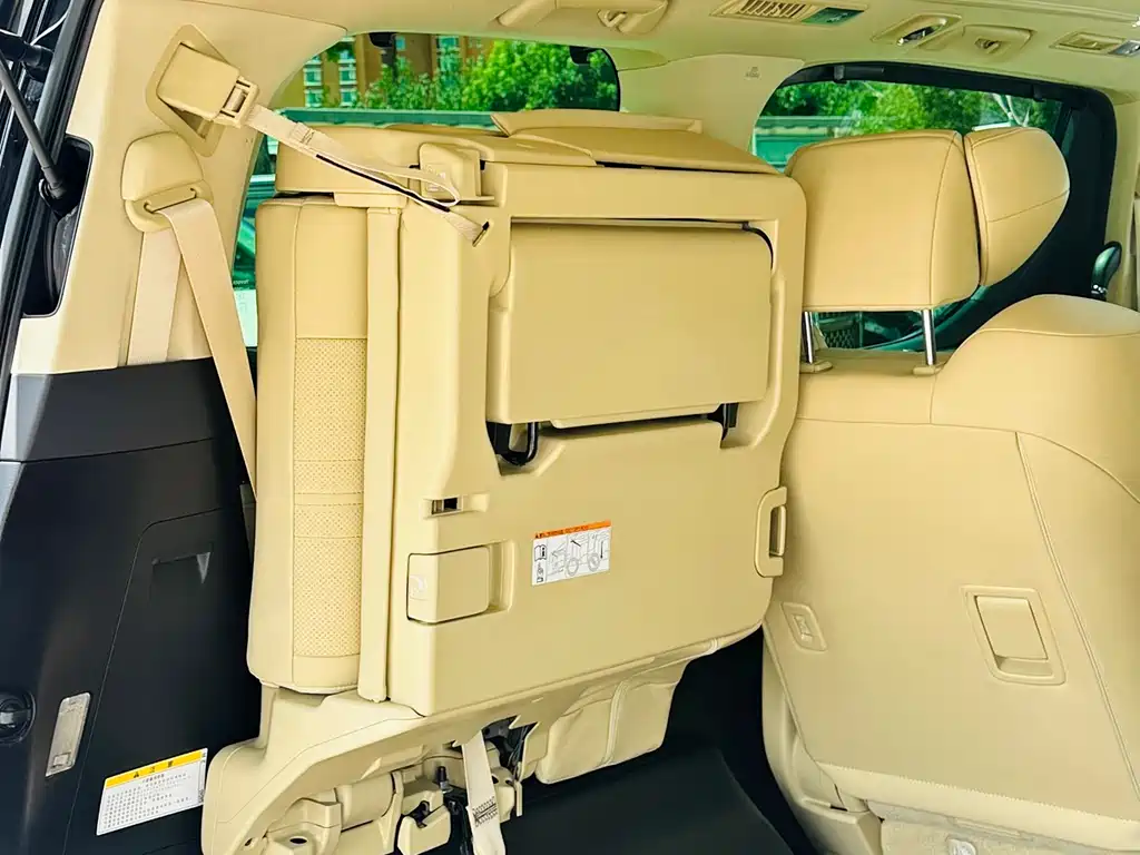 Toyota Alphard 2020 — фото 34