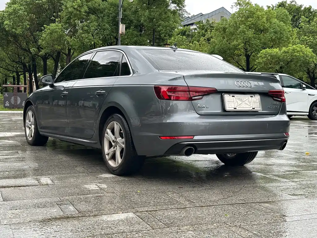 Audi A4L 2018