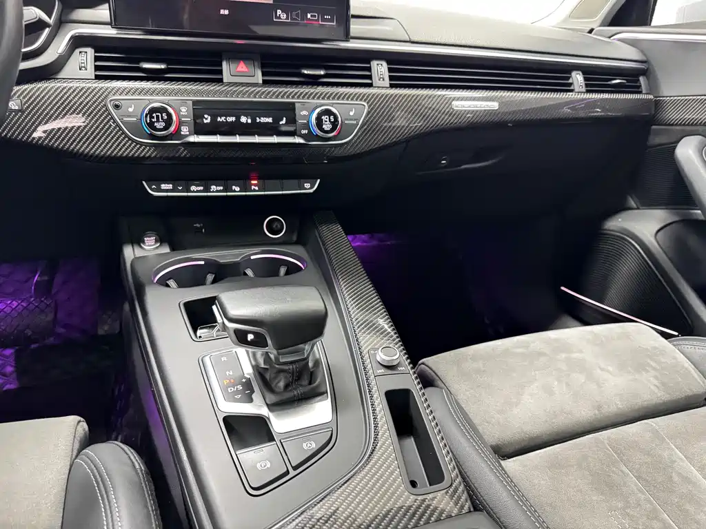 Audi A4L 2020 — фото 20