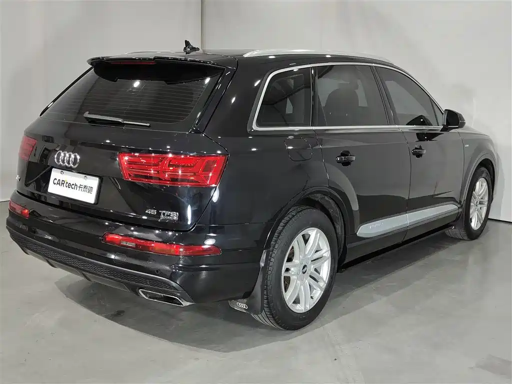 Audi Q7 2019 — фото 18