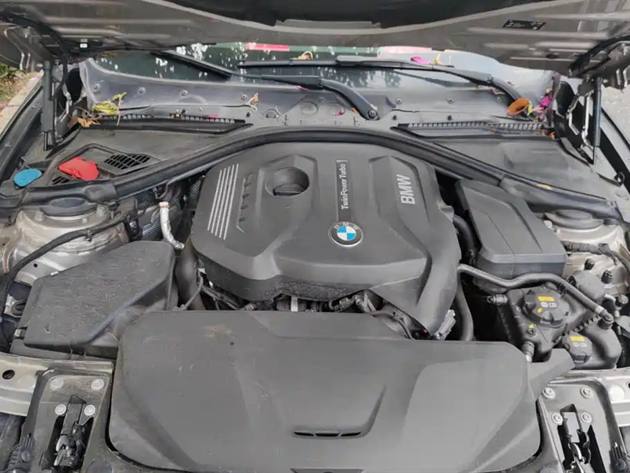 BMW 3 Series 2019 — фото 10