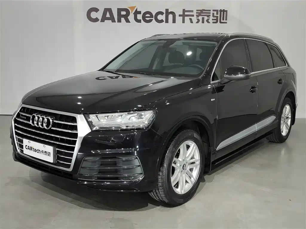 Audi Q7 2019 — фото 1
