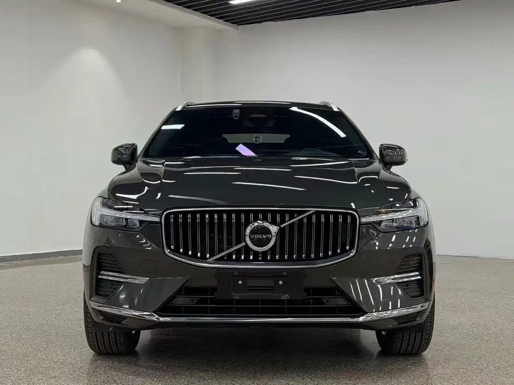 Volvo XC60 2021 — фото 2