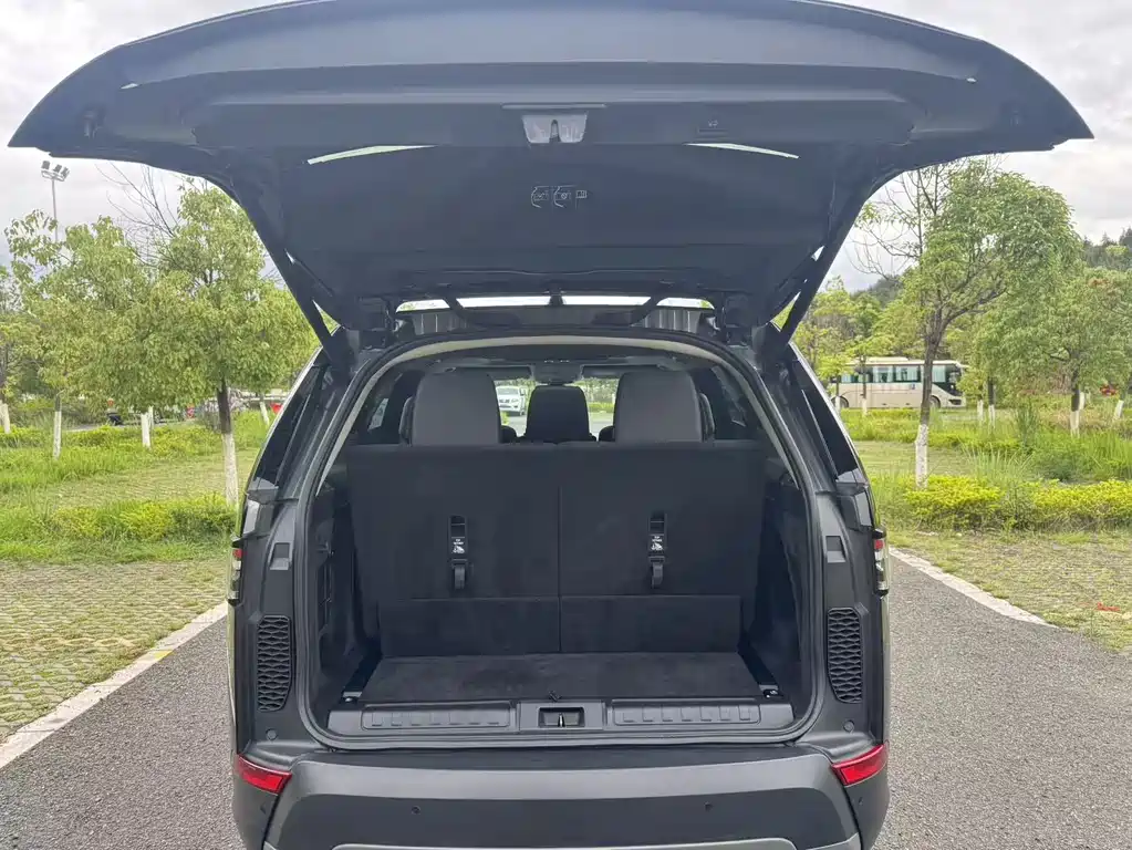 Land Rover Discovery 2020 — фото 16
