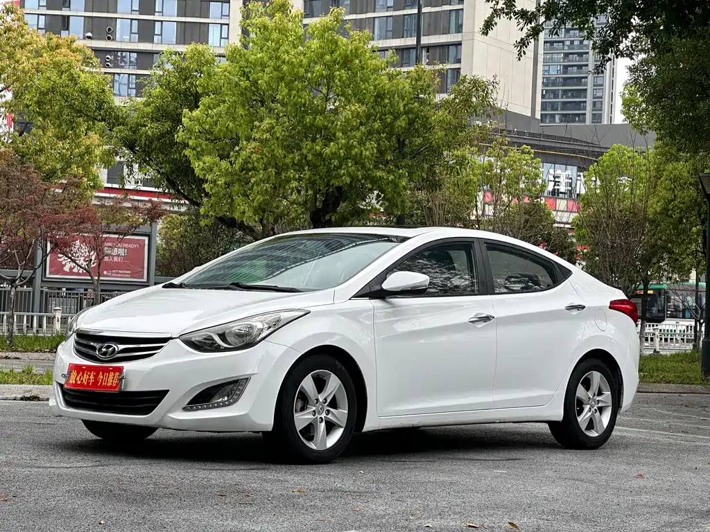 Hyundai Elantra Langdong 2014 — фото 3
