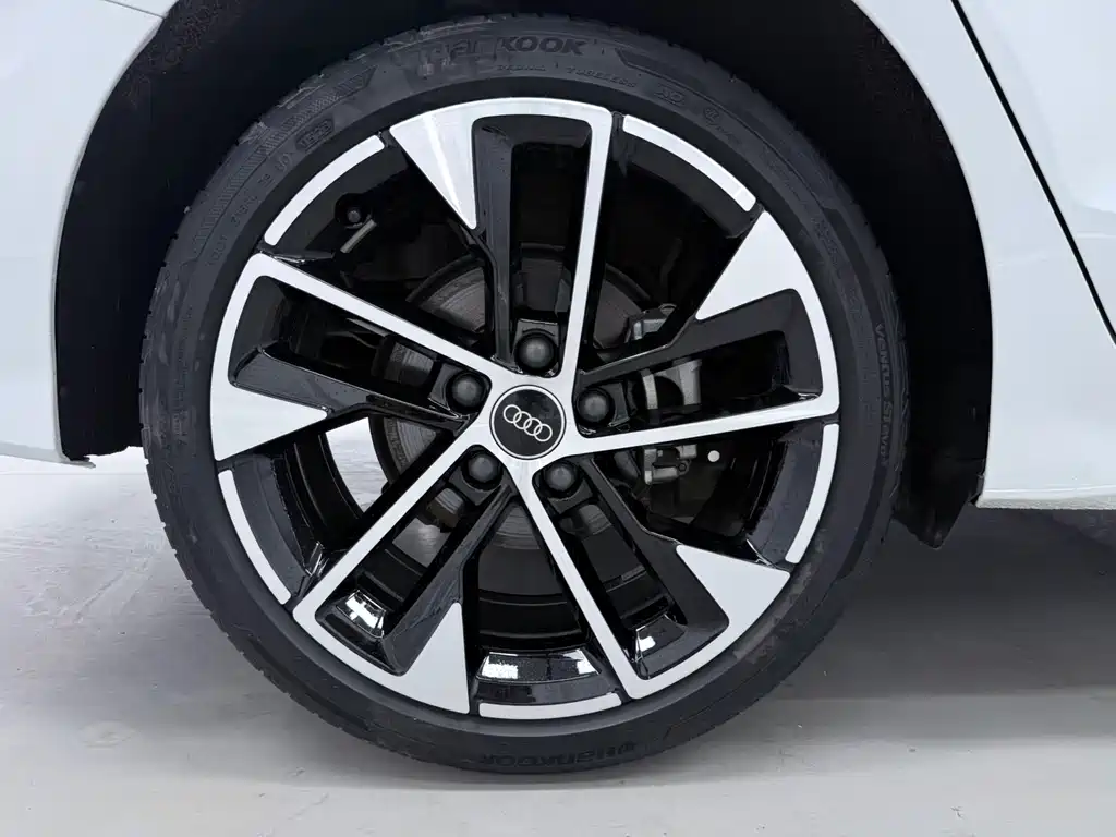 Audi A3 2023 — фото 20