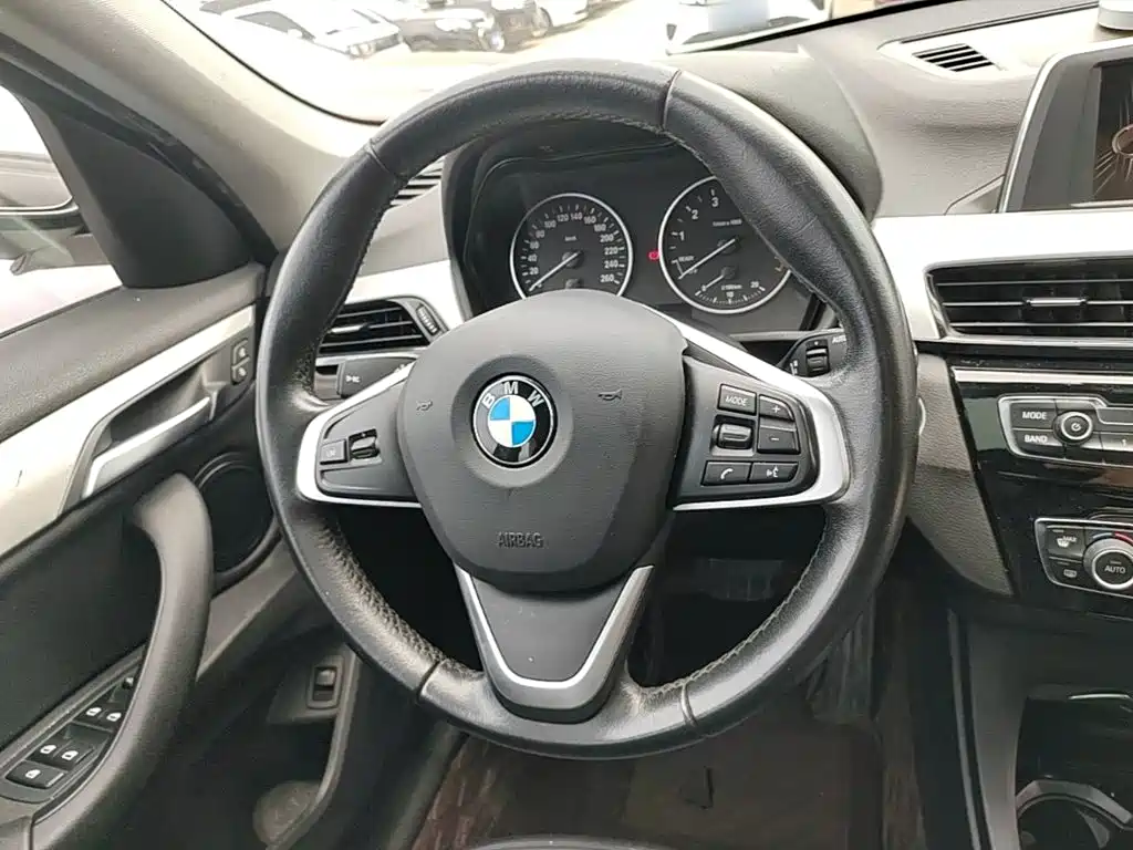 BMW X1 2016 — фото 11