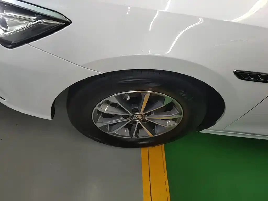BYD Qin PLUS 2025 — фото 23