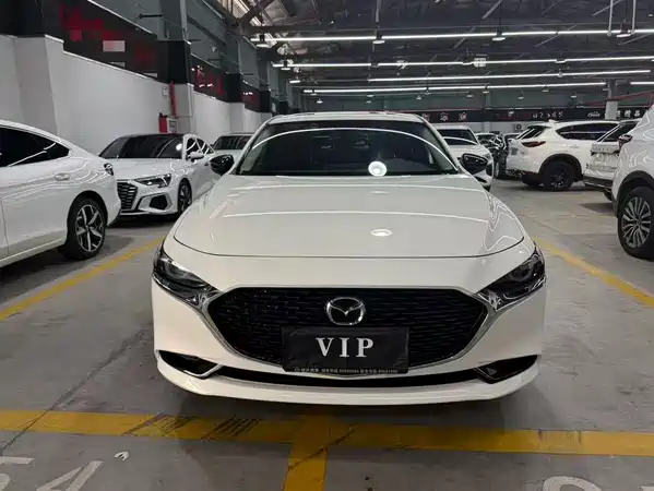 Mazda 3 Axela 2024