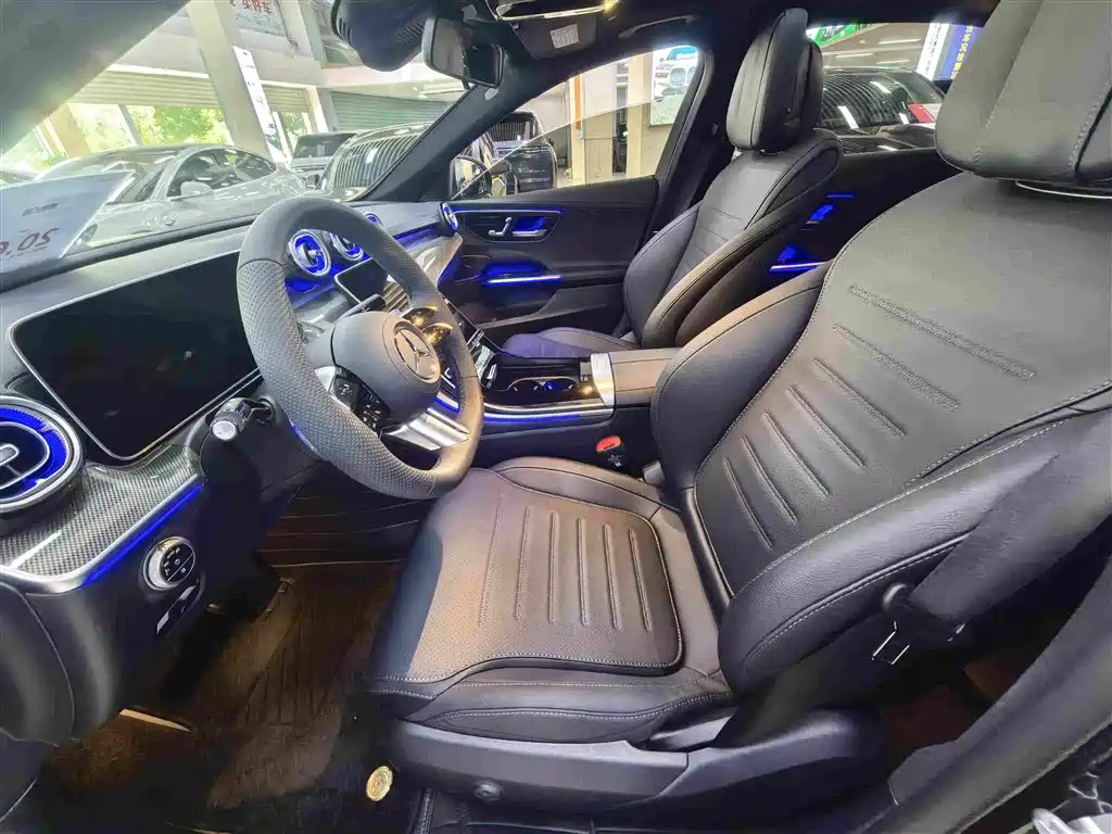Mercedes-Benz C-Class 2025