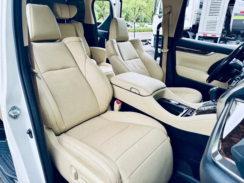 Toyota Alphard 2021 — фото 4