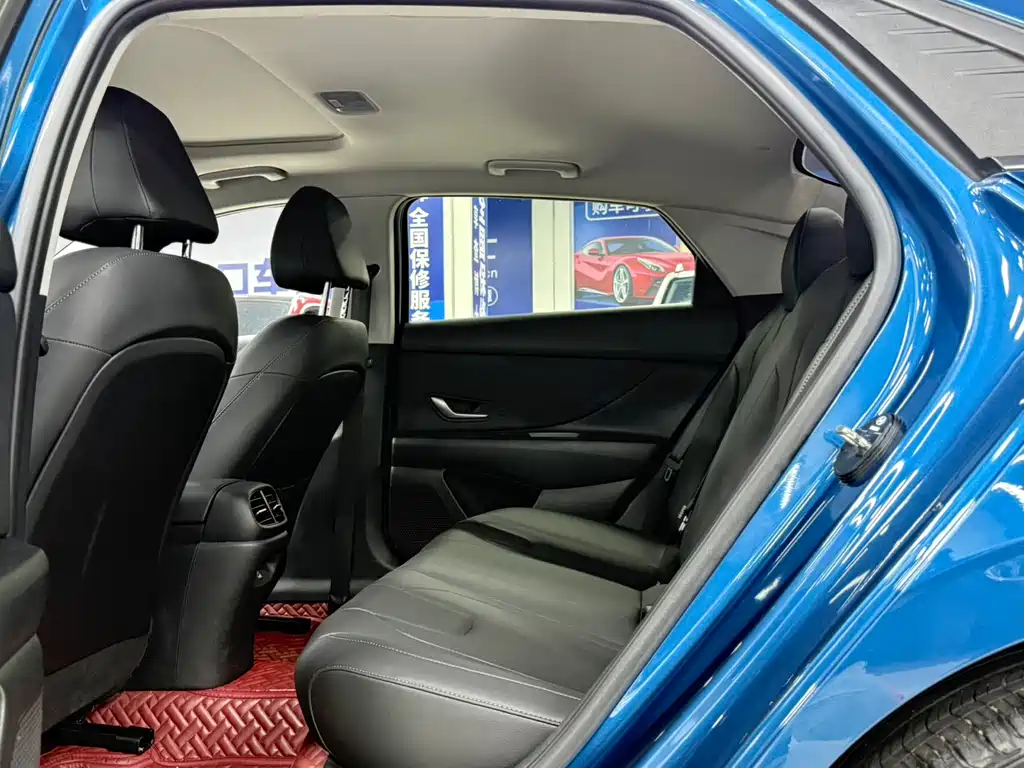 Hyundai Elantra 2022 — фото 17