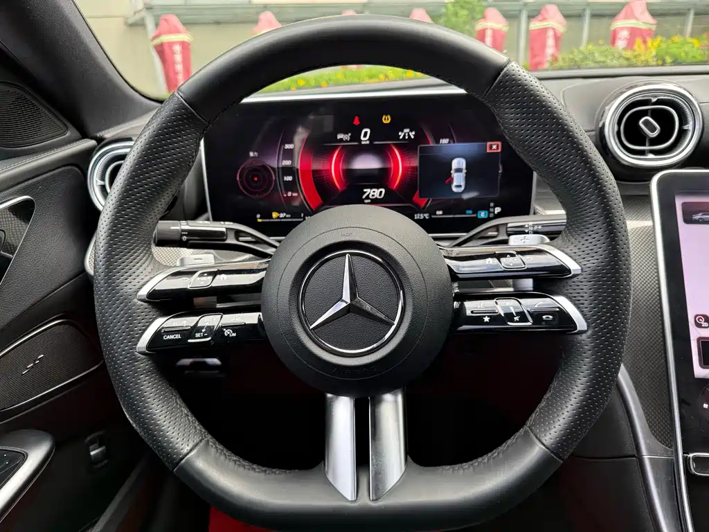 Mercedes-Benz C-Class 2024 — фото 11
