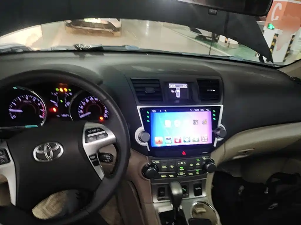 Toyota Highlander 2015 — фото 10