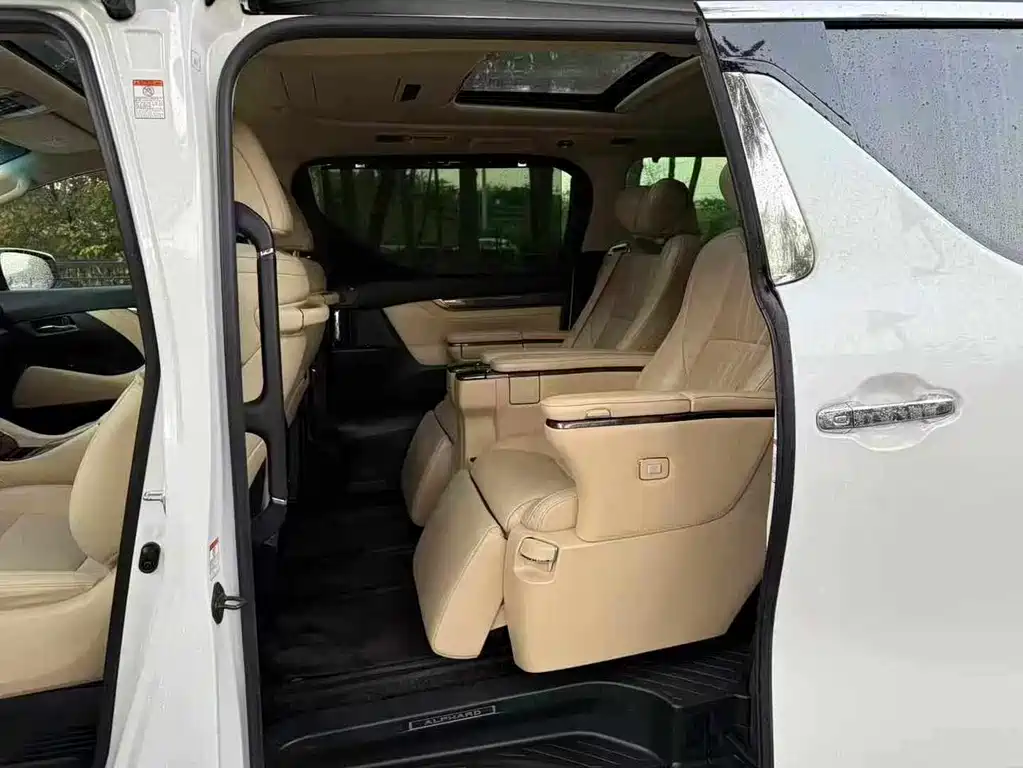 Toyota Alphard 2019 — фото 9