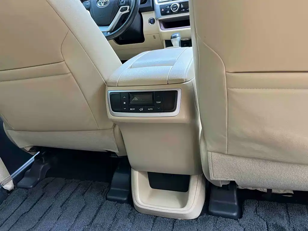 Toyota Highlander 2017 — фото 19