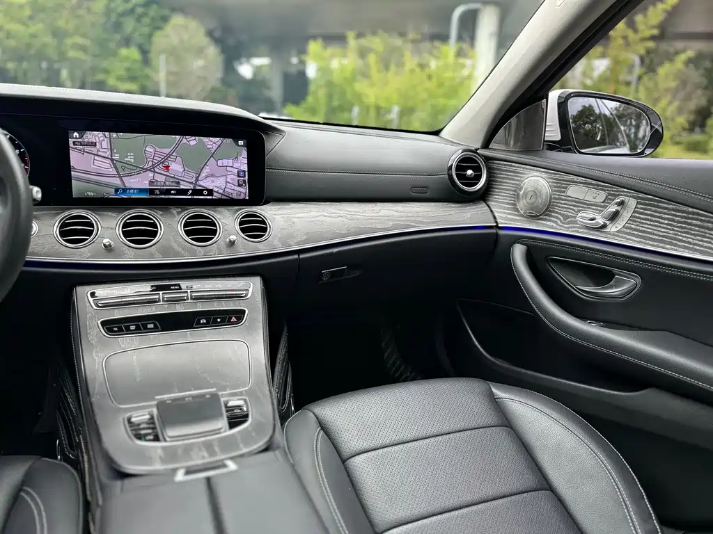 Mercedes-Benz E-Class 2021 — фото 13