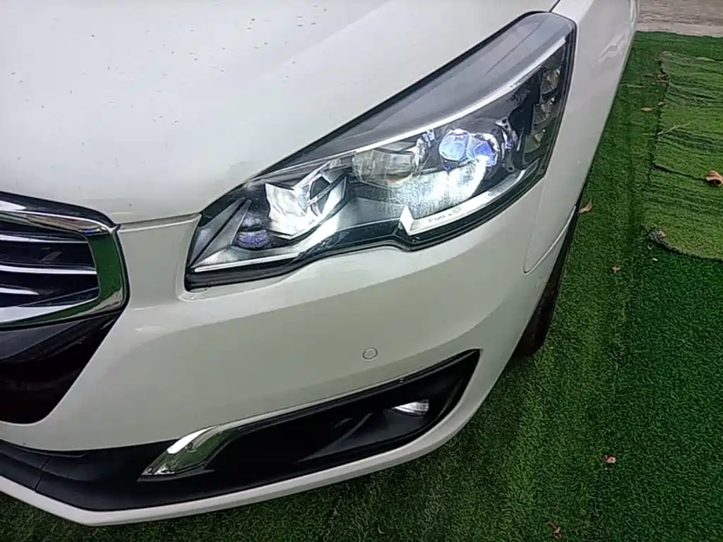 Peugeot 508 2015 — фото 24