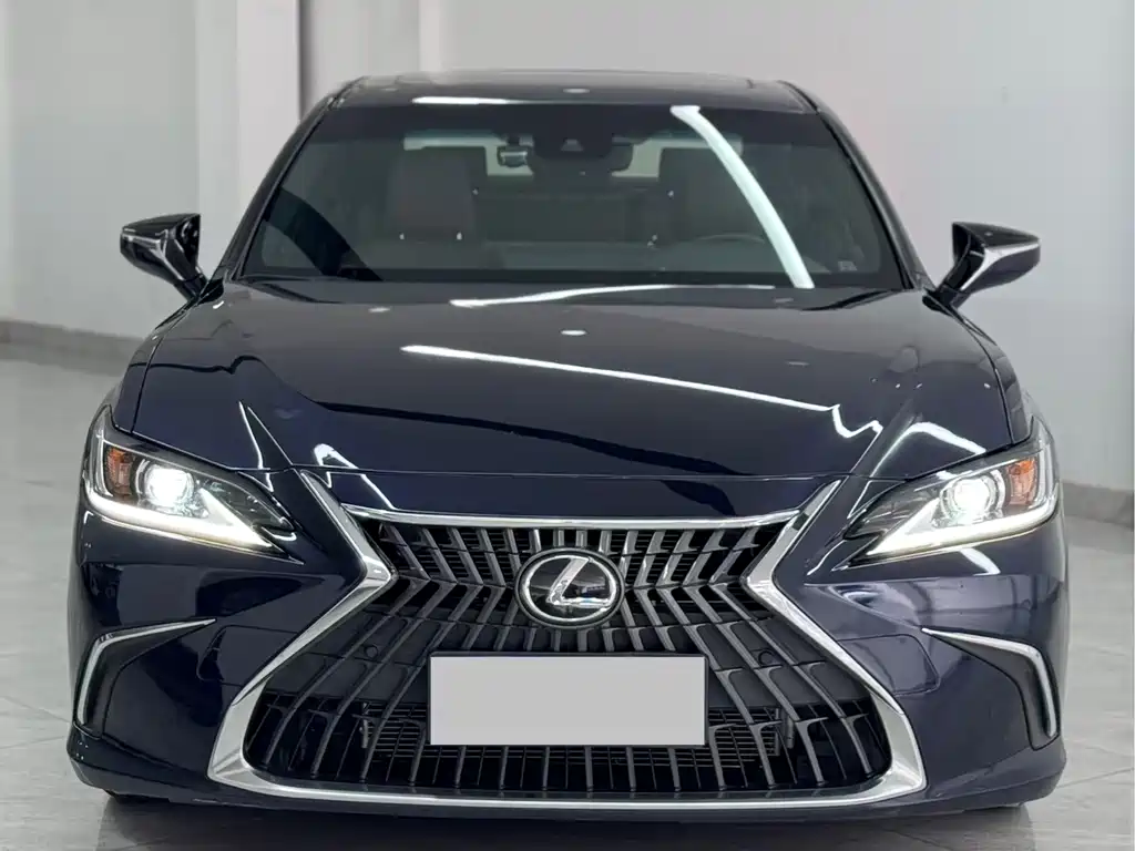 Lexus ES 2023