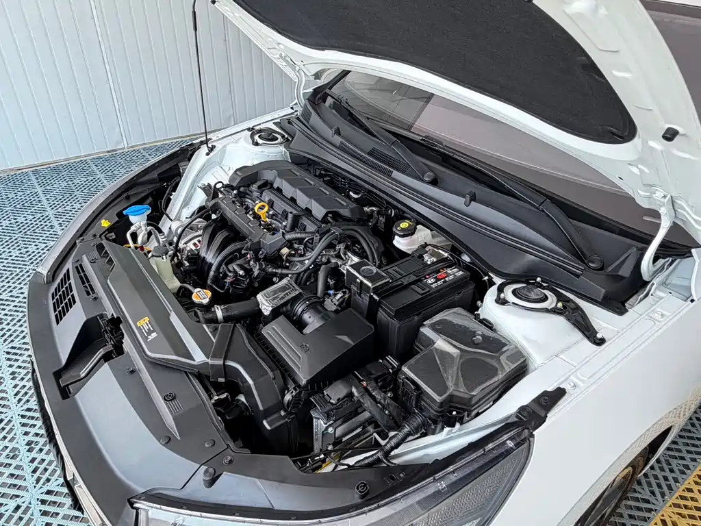 Hyundai Elantra 2022 — фото 20