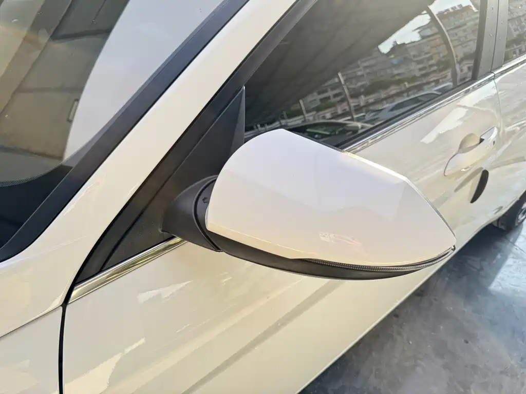 Hyundai Elantra 2023 — фото 37